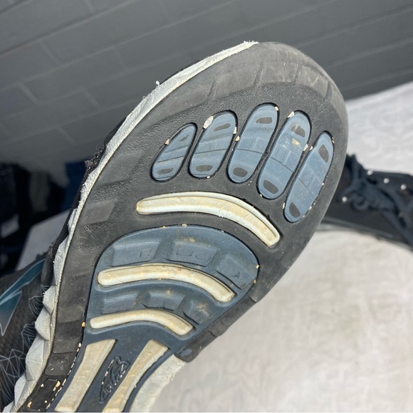 Altra Women’s Superior 4.5 Size 8 Black and Blue Pre Owned See Photos Shoes - Picture 15 of 16